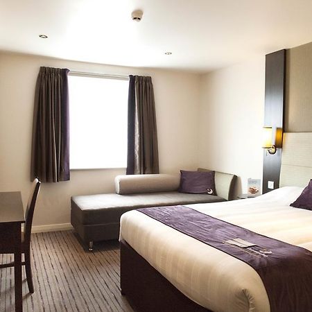 Premier Inn Derby River Lights Экстерьер фото