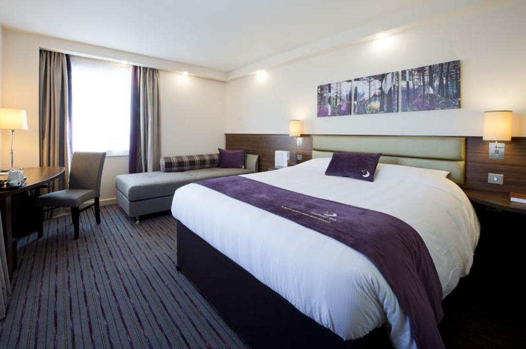 Premier Inn Derby River Lights Экстерьер фото