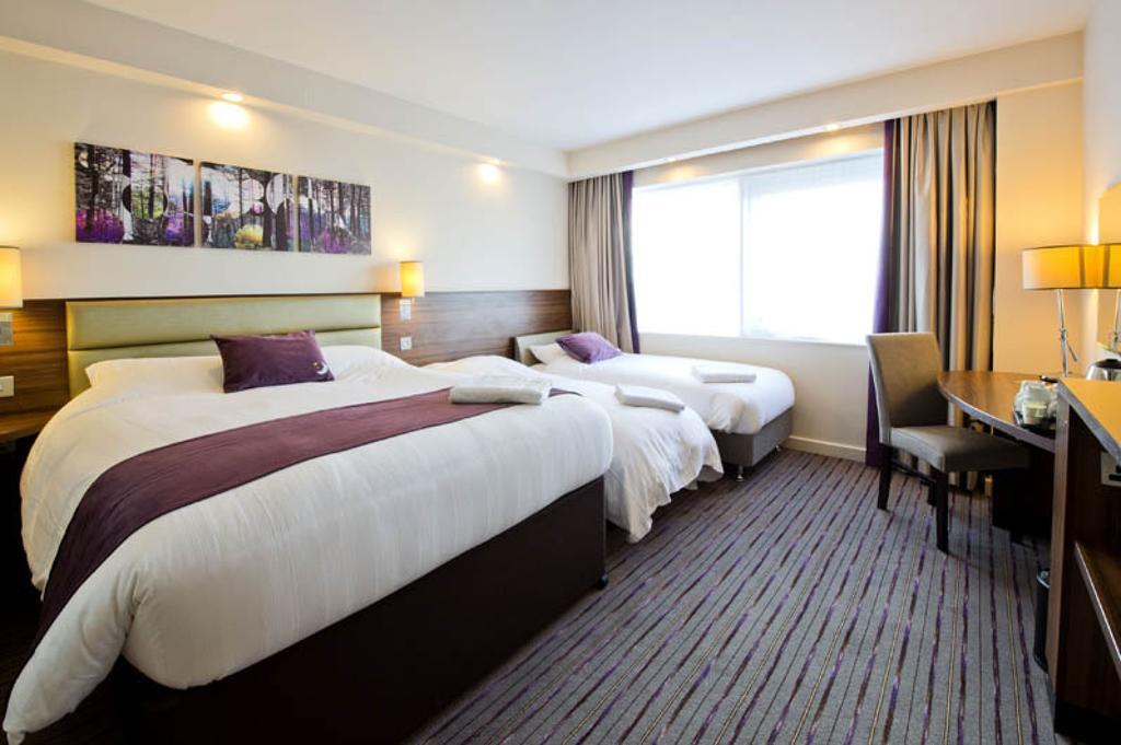 Premier Inn Derby River Lights Экстерьер фото