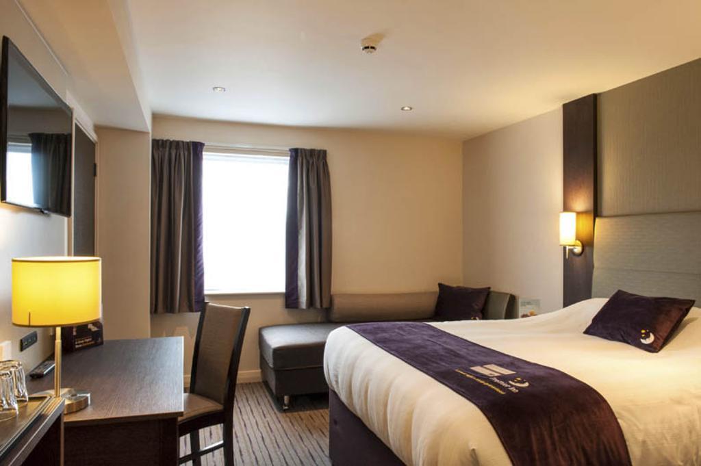 Premier Inn Derby River Lights Экстерьер фото