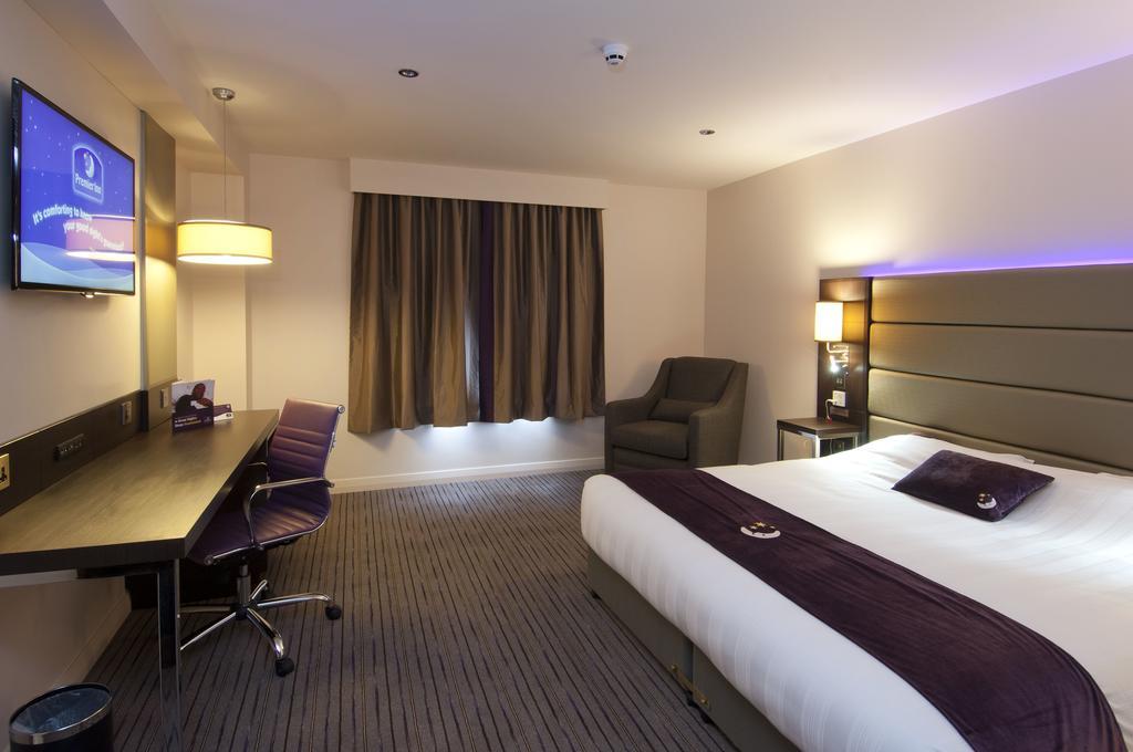 Premier Inn Derby River Lights Экстерьер фото