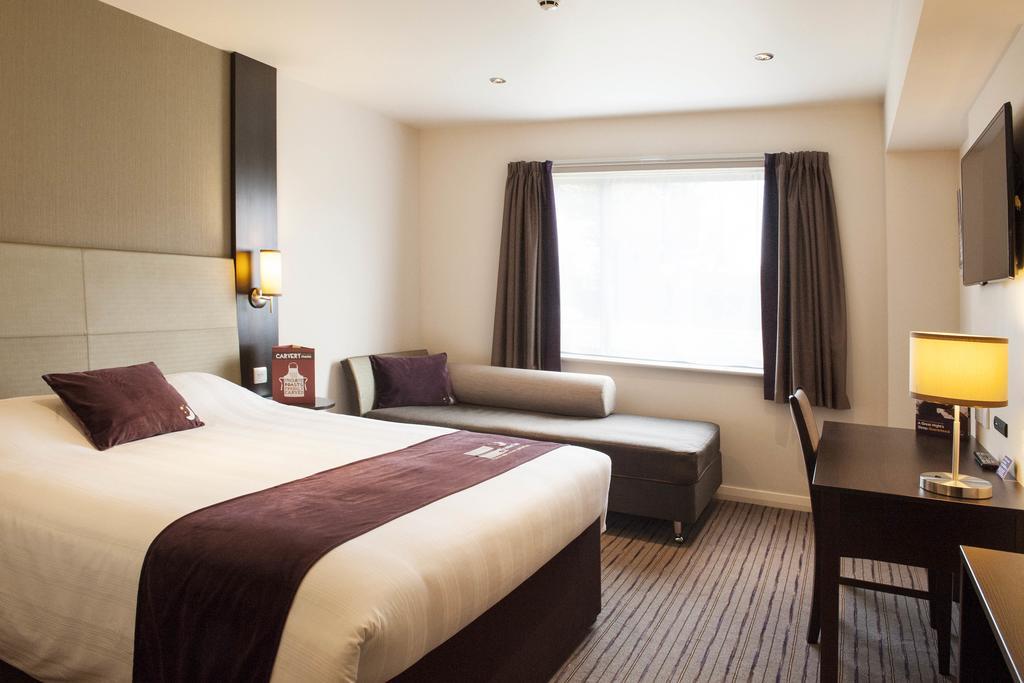 Premier Inn Derby River Lights Экстерьер фото