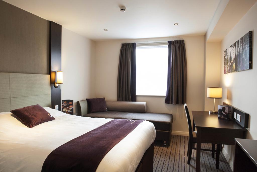 Premier Inn Derby River Lights Экстерьер фото