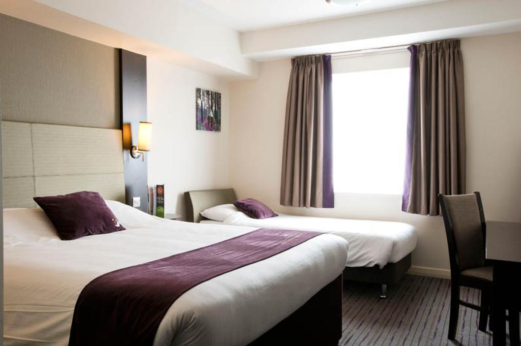 Premier Inn Derby River Lights Экстерьер фото