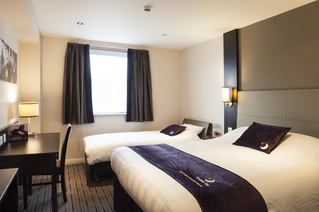 Premier Inn Derby River Lights Экстерьер фото